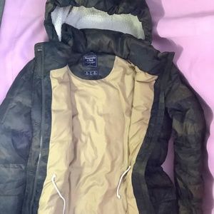ARMY ABERCROMBIE & FITCH PUFFER COAT🤎